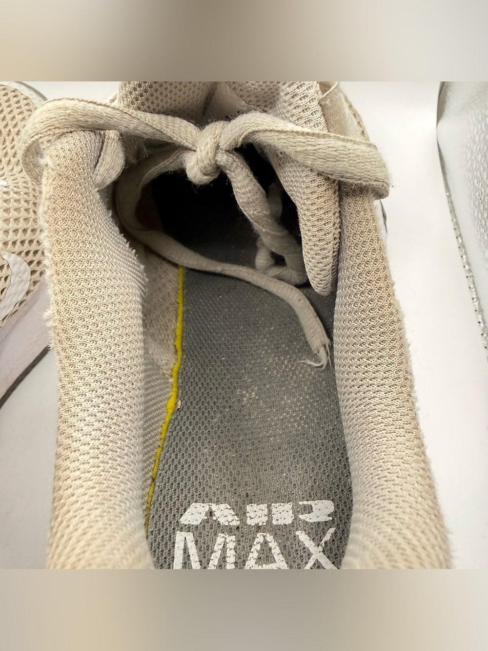 Nike Women's Light Gray Mesh Running Shoes - Picture 5 of 6